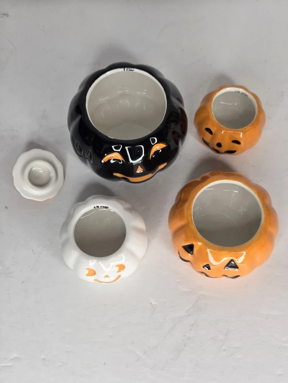 Happy Haunting Stacked Pumpkins Measuring Cups 10 Strawberry Street Halloween
